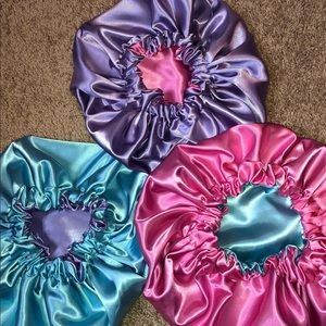 REVERSIBLE SATIN SLEEP CAP